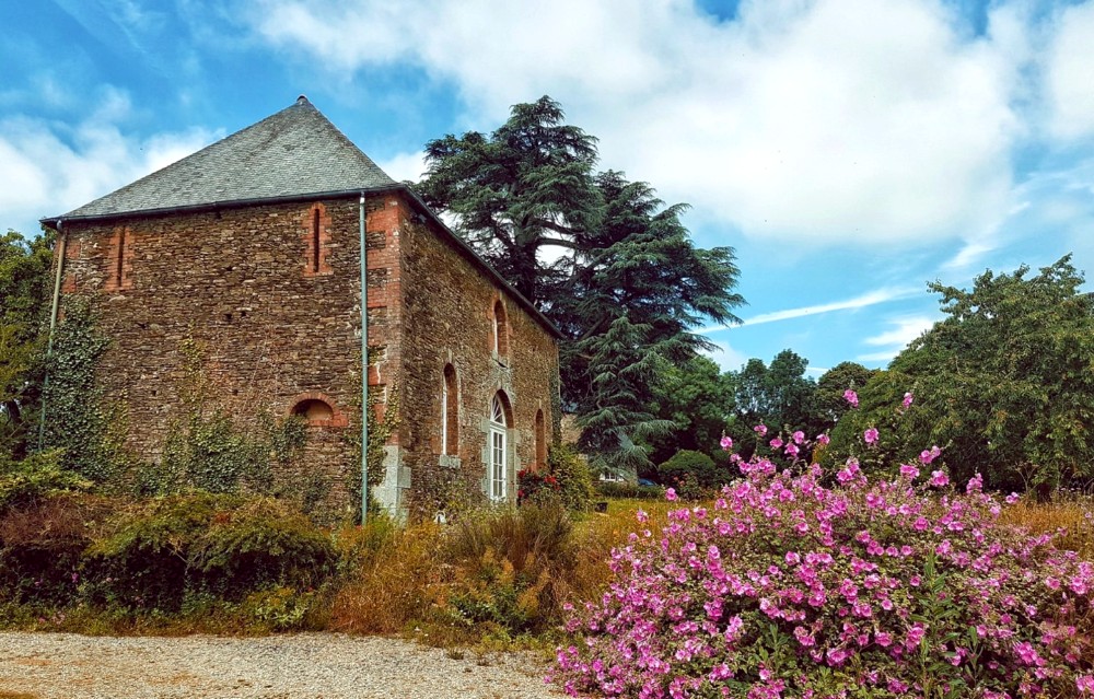 Batiment et jardin-Maison d'hôtes de charme-La Vieille Foulonniere-Normandie-Mont Saint Michel-Campagne