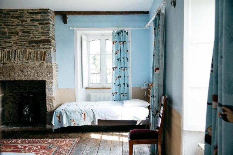 Chambre Bleue lit simple-Maison d'hôtes de charme-La Vieille Foulonniere-Normandie-Mont Saint Michel-Campagne