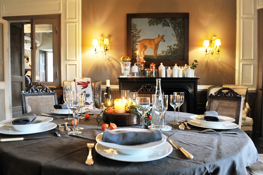 TABLE D'HOTES - Saint Victor la Grand maison - Chambre d'hotes de charme - Parc de la Brenne - Angles sur l'anglin - Chateau - Manoir - Piscine