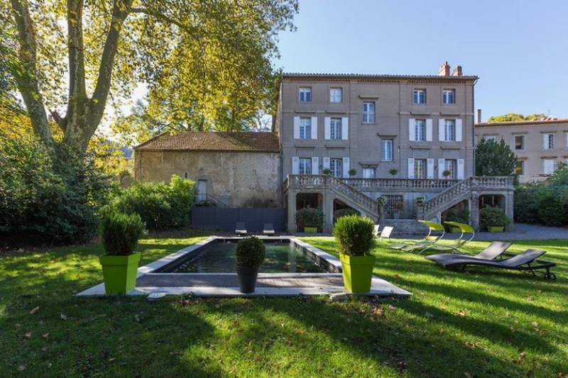 Maison d'hôtes les jardins de Mazamet-Tarn-Piscine-Jacuzzi-Jardin